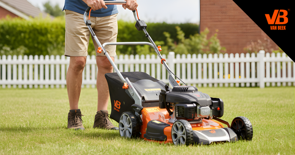 Imagen principal del post: ¿Cuál es la mejor herramienta para cortar un césped pequeño