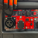 Tablero de control del generador eléctrico inverter 5Kw color rojo de TomaHawk en Santiago de Chile.