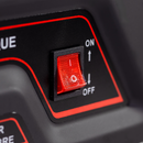 Detalle del interruptor de encendido del generador eléctrico van Beek modelo vBG3500, color rojo con carcasa negra.
