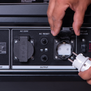 Vista del panel de salida de corriente del Generador Eléctrico 8.0Kva Tomahawk Partida Eléctrica, con conexión a 220V.