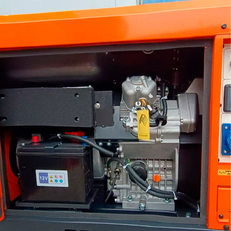 Vista interna del motor monofásico van Beek, con batería de arranque de 12V y sistema insonorizado.